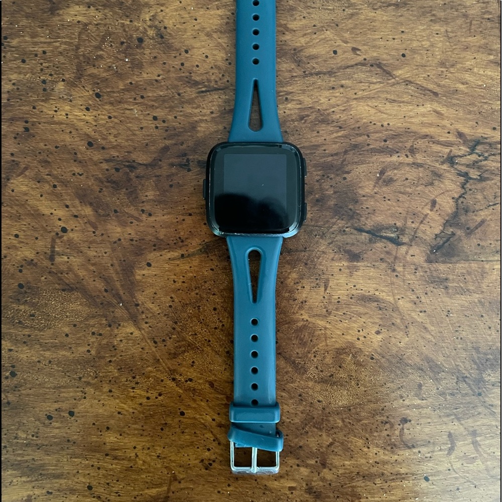Black Fitbit Versa in box